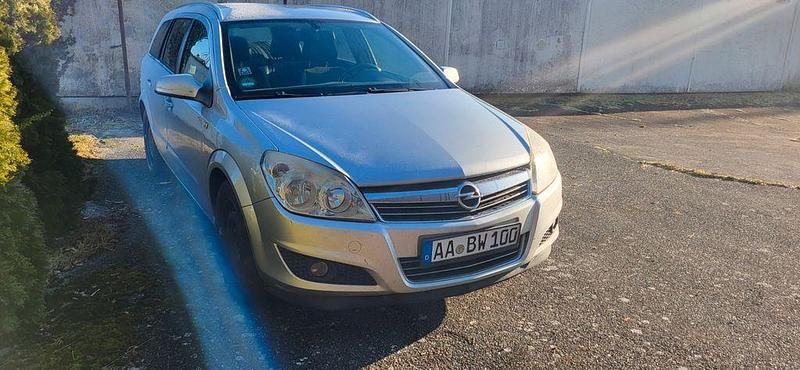 Silber Gebraucht 2007 Opel Astra Sport Limousine | 2.750 € (Etwas zu teuer) - Bild 1/4