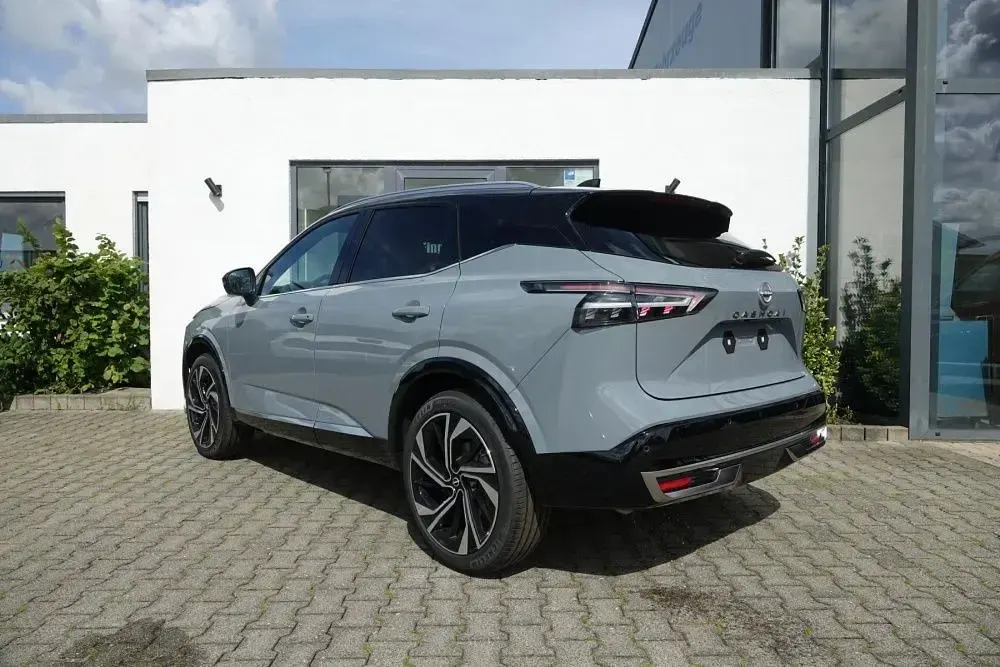 Neu Nissan Qashqai Tekna+ 158 PS (116 kW) 2026 Grau SUV