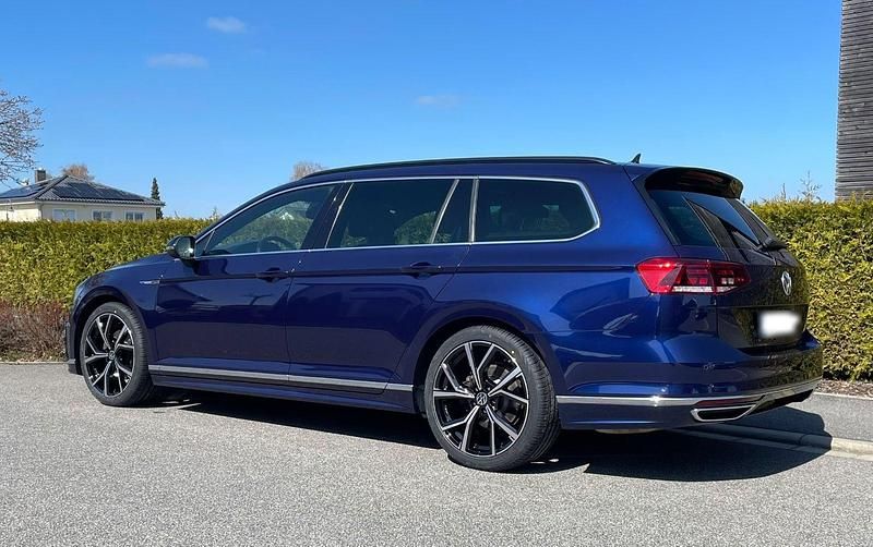 Gebraucht VW Passat R-line 190 PS (139 kW) 2018 Blau Limousine