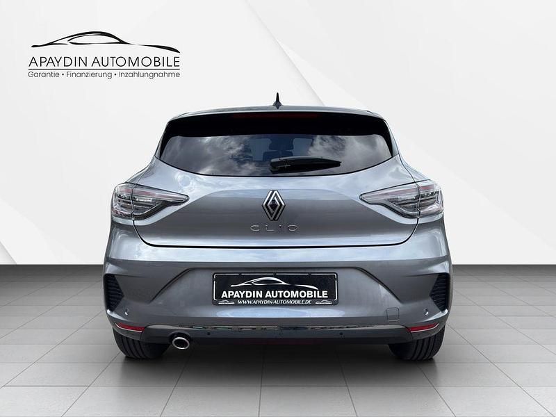 Neu Renault Clio V Techno 101 PS (74 kW) 2025 Grau Limousine
