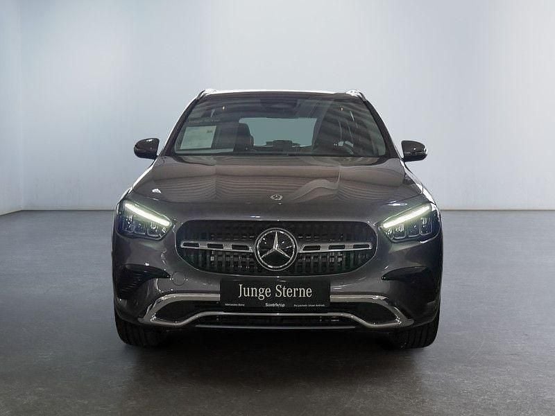Gebraucht Mercedes GLA180 Progressive 136 PS (100 kW) 2024 Grau SUV