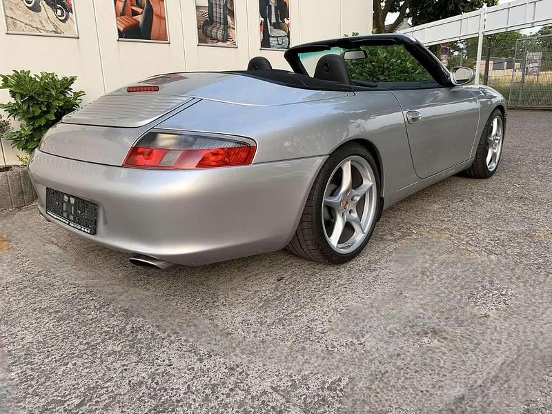 Gebraucht Porsche 996 320 PS (235 kW) 2003 Arktissilbermetallic Cabrio