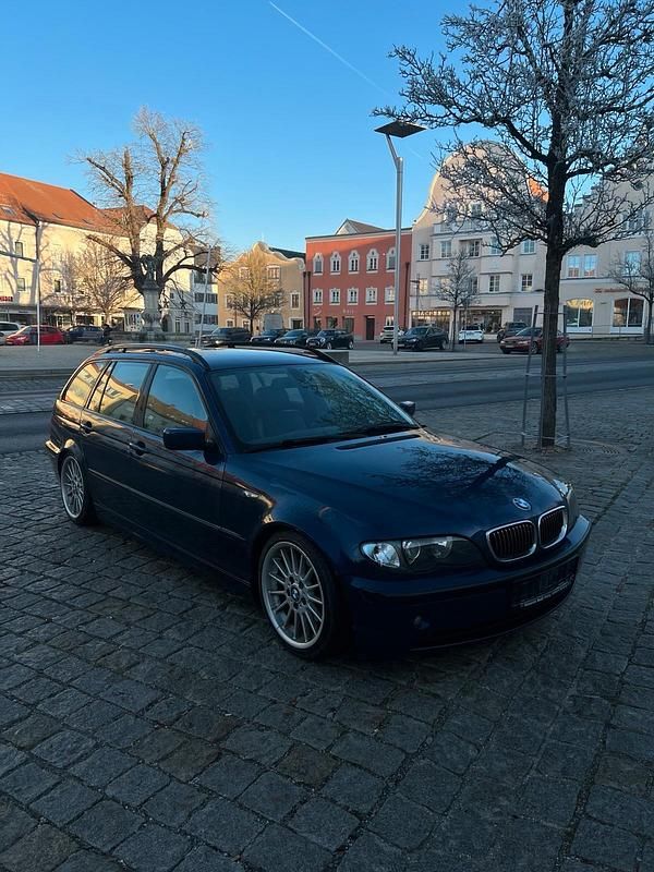 Blau Gebraucht 2004 BMW 320 Basis Kombi | 1.790 € (Superpreis) - Bild 1/4