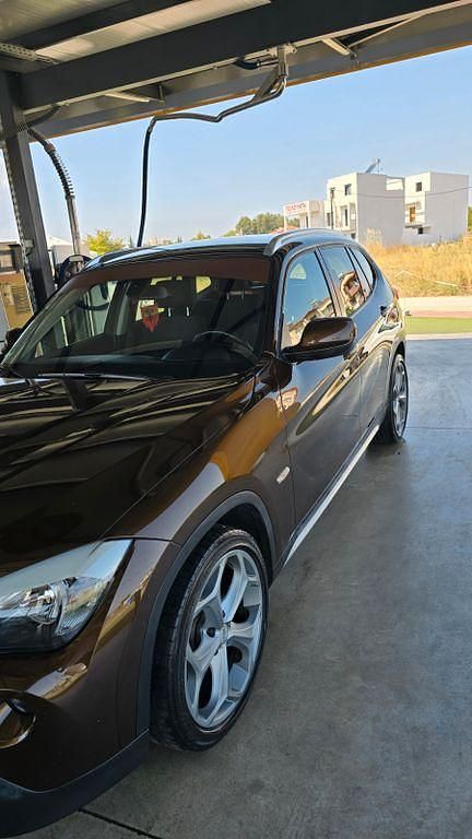 Braun Gebraucht 2010 BMW X1 SUV | 10.400 € (Etwas zu teuer) - Bild 1/4