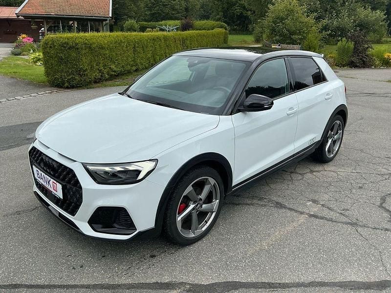 Weiß Gebraucht 2020 Audi A1 Basis Kleinwagen | 19.990 € (Guter Preis) - Bild 1/4