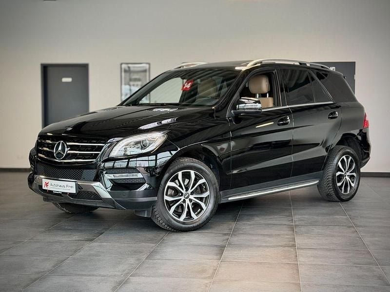 Gebraucht Mercedes ML250 204 PS (150 kW) 2014 Obsidianschwarz SUV