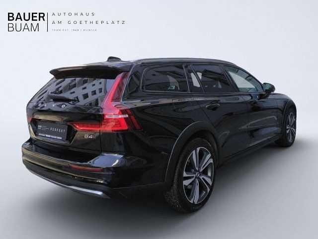 Gebraucht Volvo V60 CC 145 PS (106 kW) 2022 Kombi