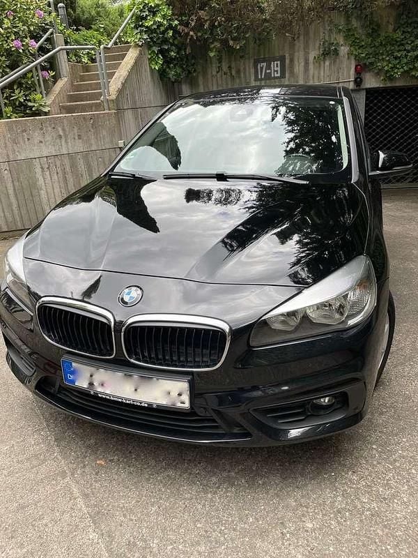 Schwarz Gebraucht 2016 BMW 218 Gran Tourer Advantage Van / Kleinbus | 13.000 € (Superpreis) - Bild 1/4
