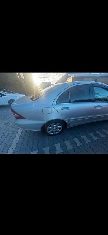 Gebraucht Mercedes C200 163 PS (119 kW) 2004 Silber Limousine