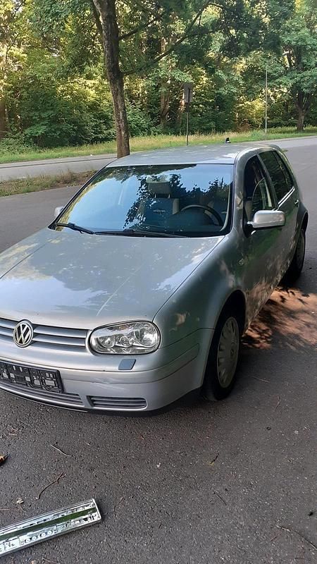 Grau Gebraucht 2000 VW Golf IV Kleinwagen | 250 € (Superpreis) - Bild 1/3