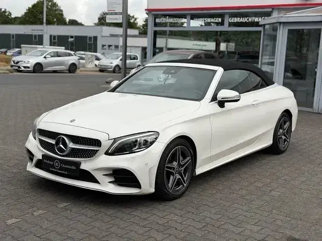 Gebraucht Mercedes C220 AMG line 194 PS (142 kW) 2019 Weiß Cabrio
