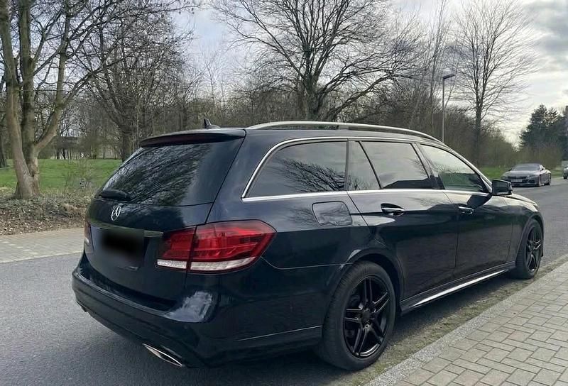 Gebraucht Mercedes E250 204 PS (150 kW) 2013 Blau Kombi