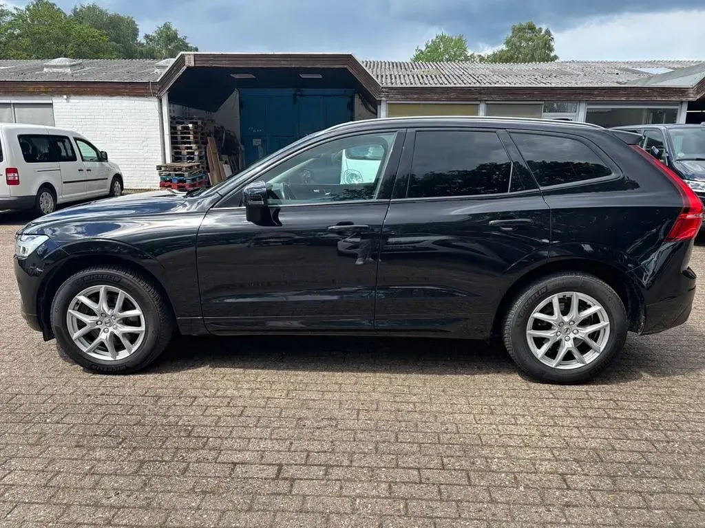 Gebraucht Volvo XC60 Momentum 190 PS (139 kW) 2019 Schwarz SUV