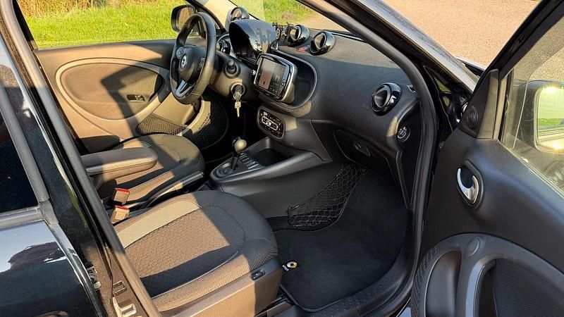 Gebraucht Smart ForFour Electric Drive 60 kW (82 PS) 2021 Schwarz Kleinwagen