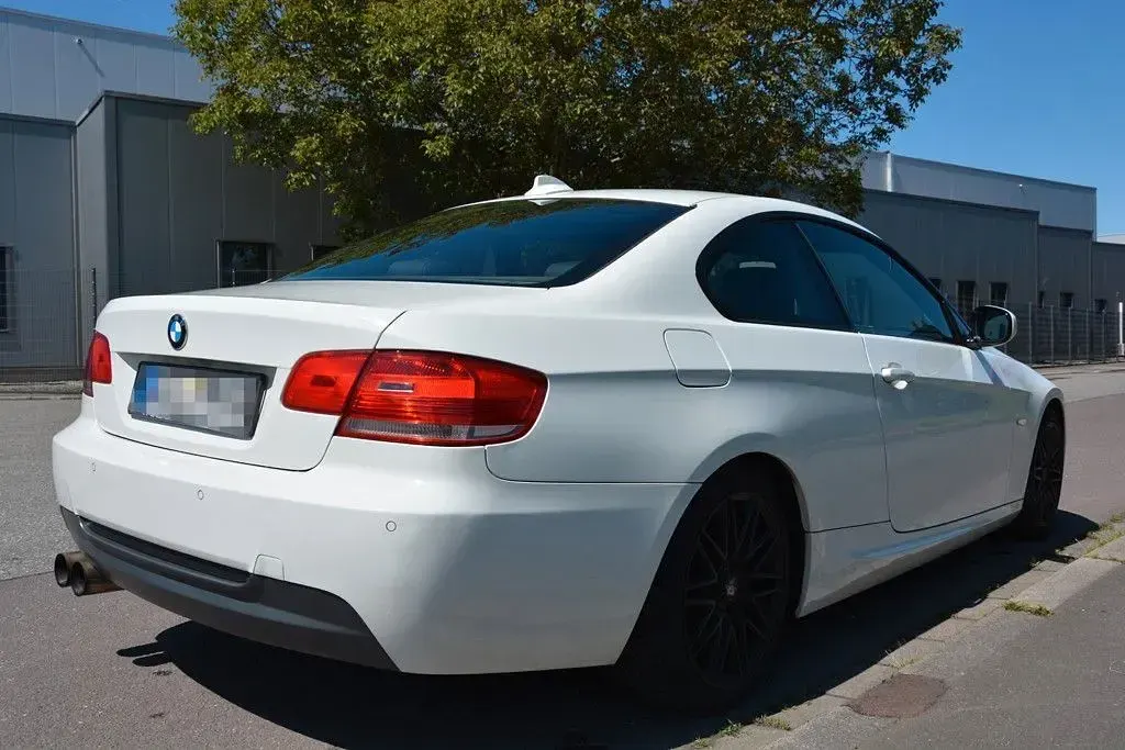 Gebraucht BMW 320 M Sport 170 PS (125 kW) 2010 Weiß Coupé