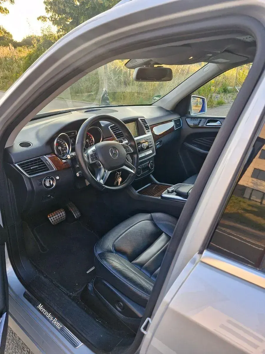 Gebraucht Mercedes ML350 AMG line 258 PS (189 kW) 2014 Silber SUV