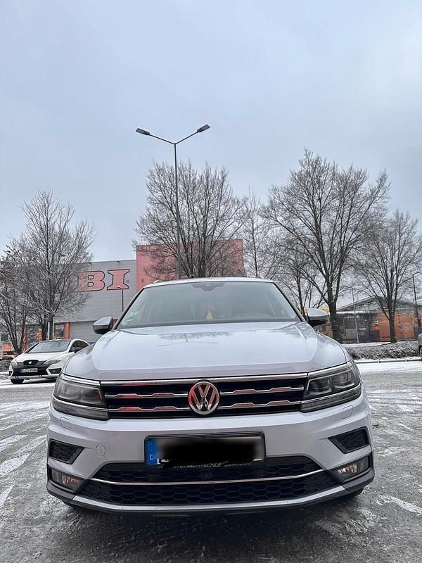 Weiß Gebraucht 2018 VW Tiguan SUV | 22.500 € (Etwas zu teuer) - Bild 1/4