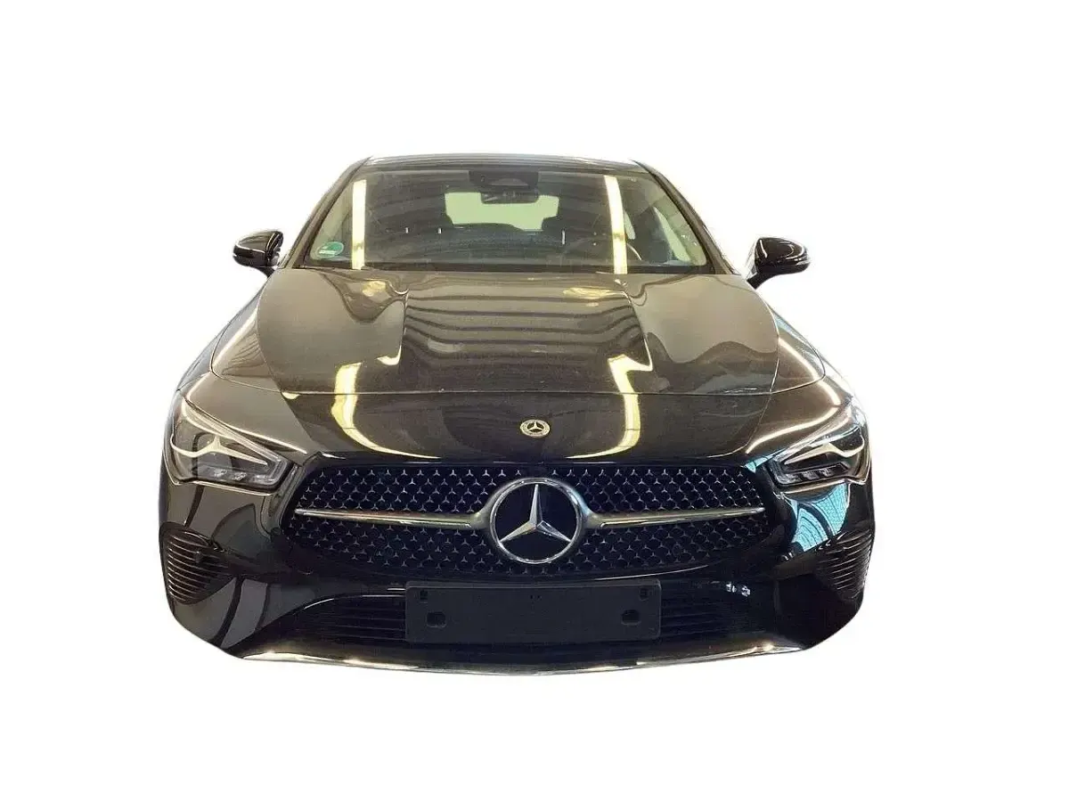 Gebraucht Mercedes CLA200 Progressive 163 PS (119 kW) 2024 Metalliclack kosmosschwarz Coupé