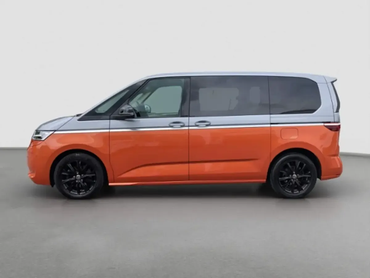 Gebraucht VW Multivan Life 150 PS (110 kW) 2023 Silber Van / Kleinbus