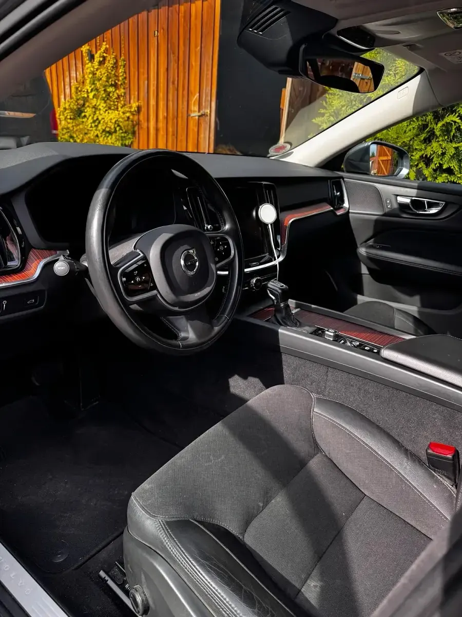 Gebraucht Volvo V60 Momentum 2019 Grau Kombi