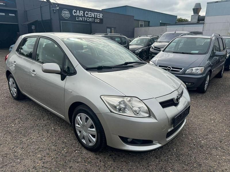Braun Gebraucht 2007 Toyota Auris Sol Limousine | 5.900 € (Etwas zu teuer) - Bild 1/4
