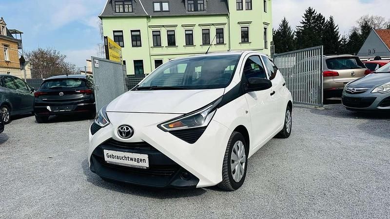Gebraucht Toyota Aygo 72 PS (52 kW) 2021 Pianosaweiß Kleinwagen