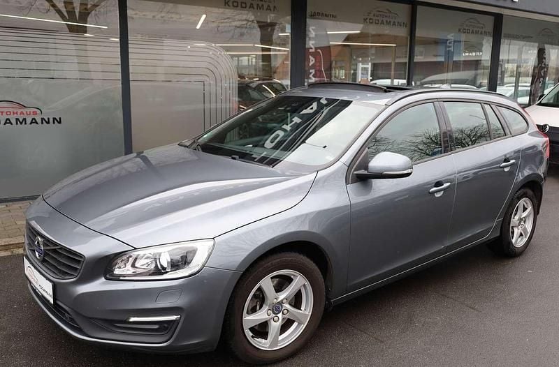 Gebraucht Volvo V60 Business Edition 150 PS (110 kW) 2016 Osmium grey / metallic Kombi