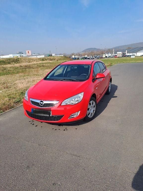 Gebraucht Opel Astra Eco 101 PS (74 kW) 2011 Rot Limousine