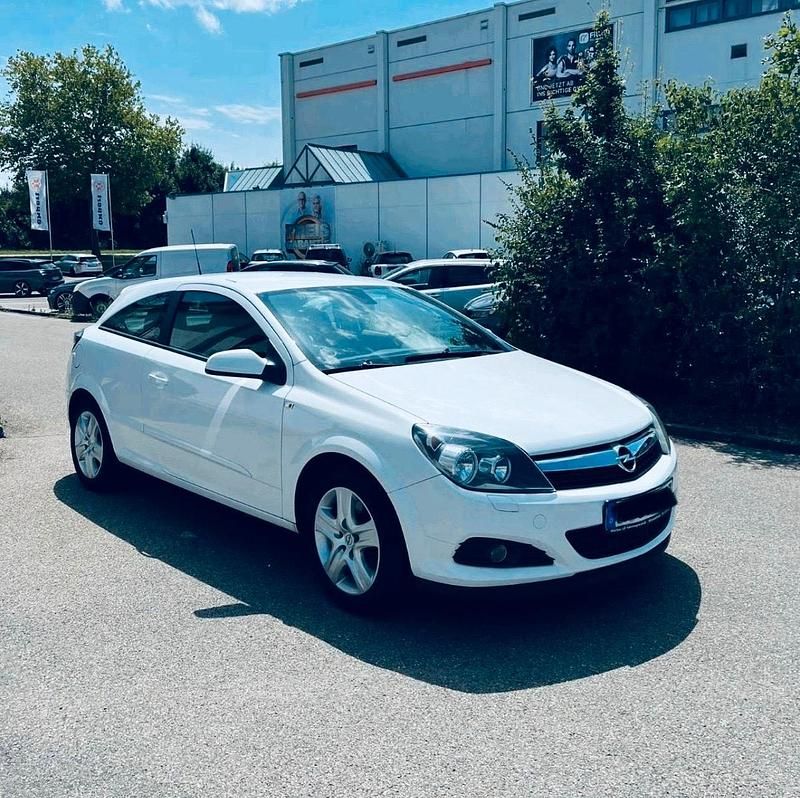 Weiß Gebraucht 2009 Opel Vectra GTS Coupé | 3.000 € - Bild 1/4