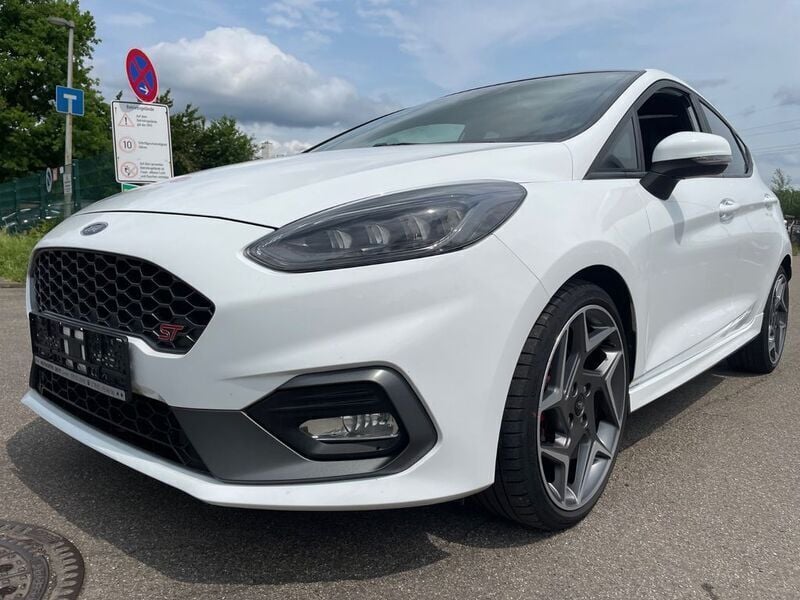 Weiß Gebraucht 2019 Ford Fiesta ST Kleinwagen | 16.800 € (Guter Preis) - Bild 1/4