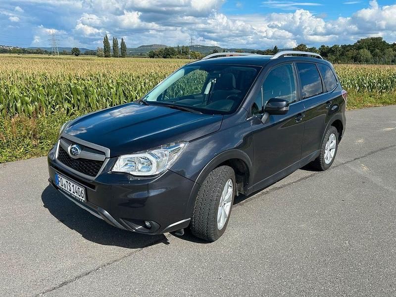 Grau Gebraucht 2015 Subaru Forester SUV | 11.700 € (Fairer Preis) - Bild 1/4