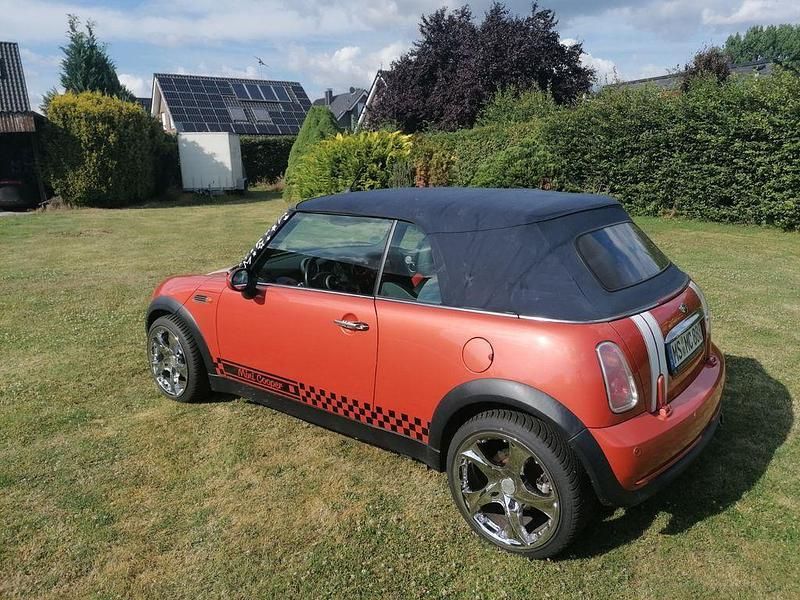 Second-hand Mini Cooper Cabriolet 116 CP (85 kW) 2004 Portocaliu Cabrio