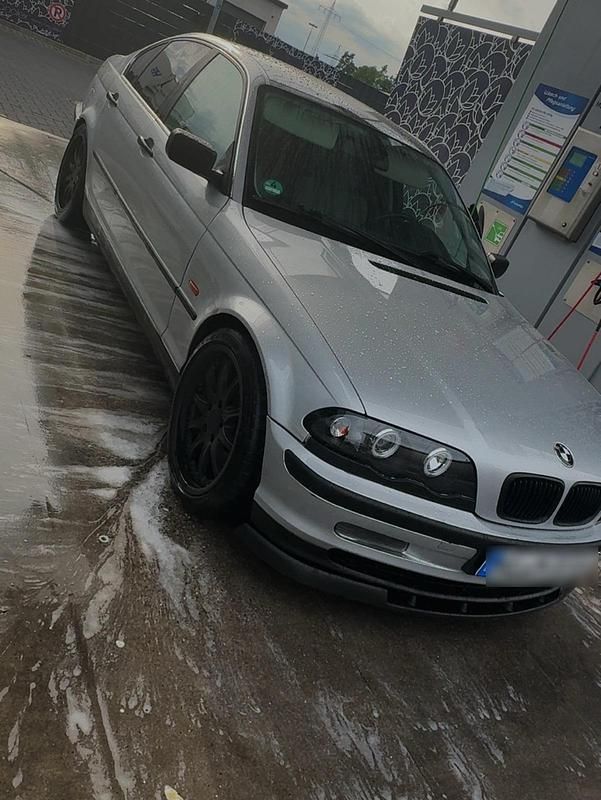 Silber Gebraucht 1998 BMW 328 Limousine | 2.200 € (Superpreis) - Bild 1/4