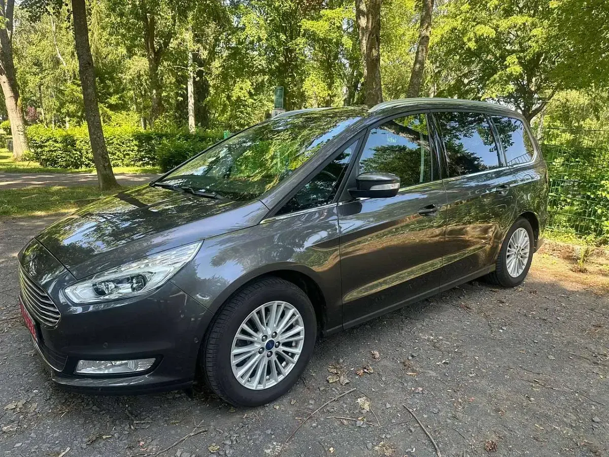 Gebraucht Ford Galaxy Titanium 160 PS (117 kW) 2017 Grau Van / Kleinbus