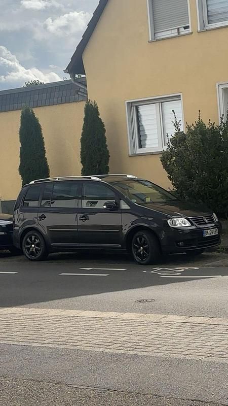 Schwarz Gebraucht 2005 VW Touran Van / Kleinbus | 4.000 € (Teuer) - Bild 1/4