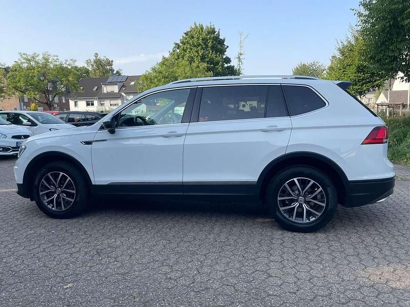 Weiß Gebraucht 2018 VW Tiguan Allspace Trendline SUV | 22.500 € (Fairer Preis) - Bild 1/4