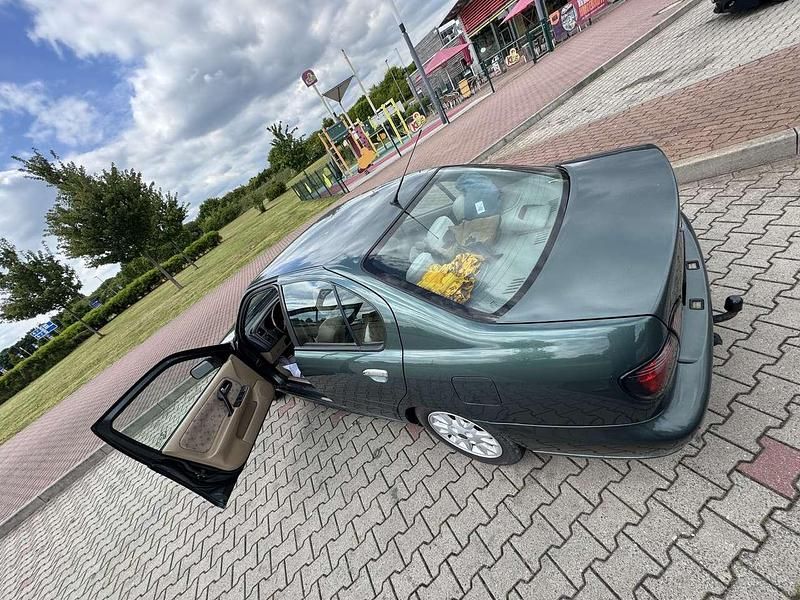 Grün Gebraucht 2000 Nissan Primera Limousine | 1.400 € (Fairer Preis) - Bild 1/4
