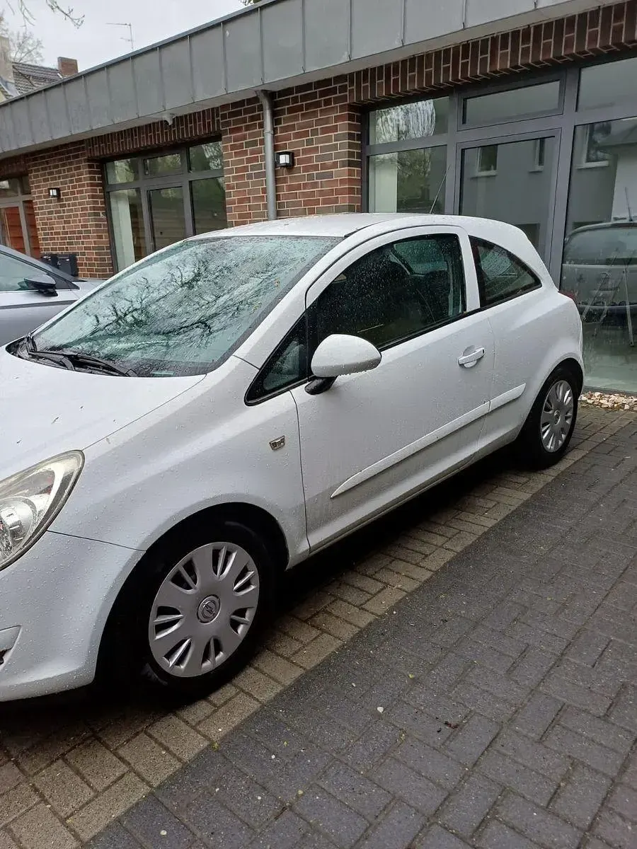 Używany Opel Corsa 80 KM (58 kW) 2007 Biały Hatchback