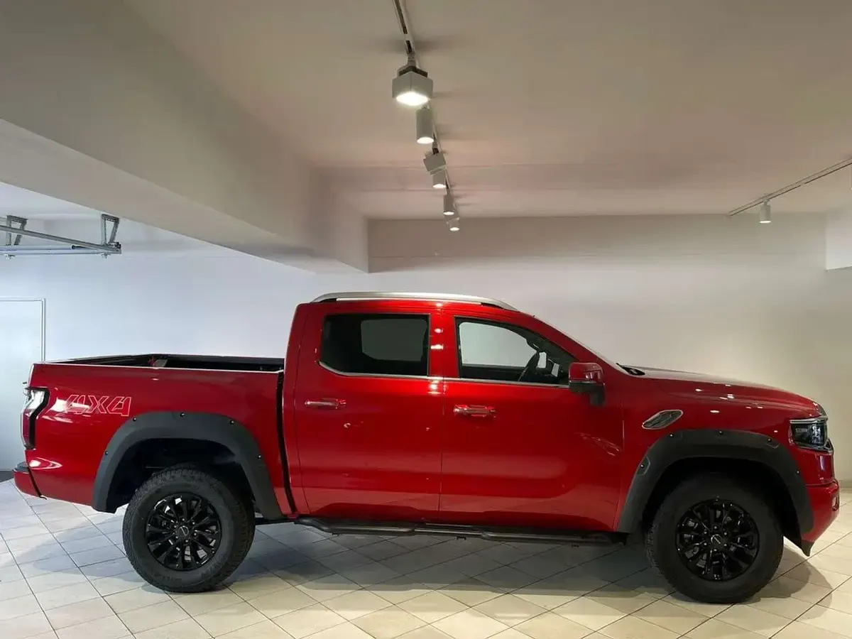 Neu Foton 4 173 PS (127 kW) 2026 Rot SUV