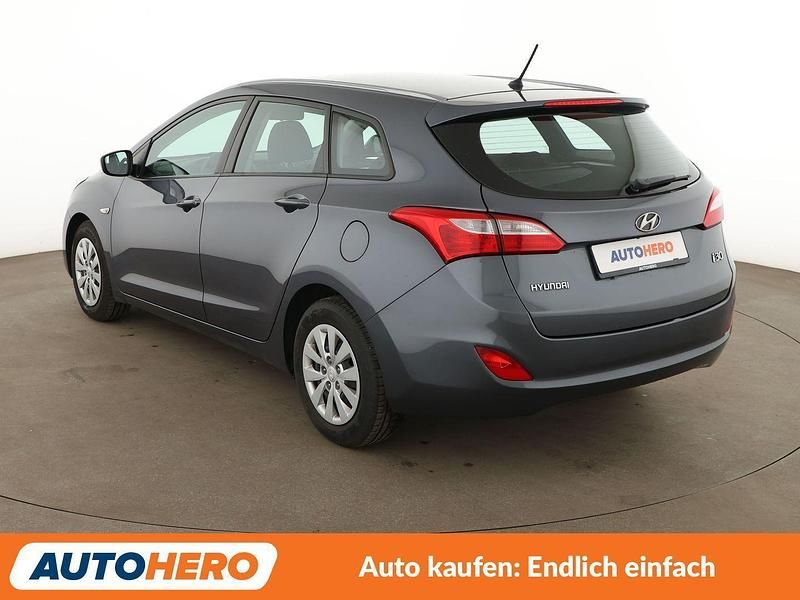 Gebraucht Hyundai i30 Classic 101 PS (74 kW) 2017 Grau Kombi