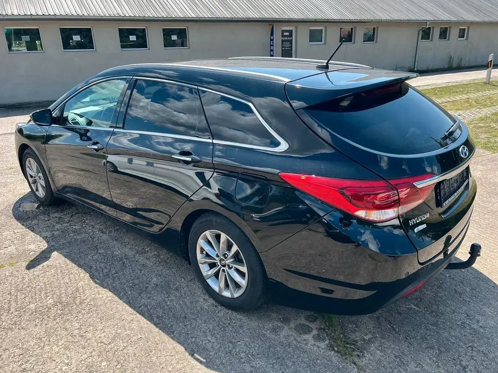 Gebraucht Hyundai i40 Trend 165 PS (121 kW) 2016 Schwarz Kombi