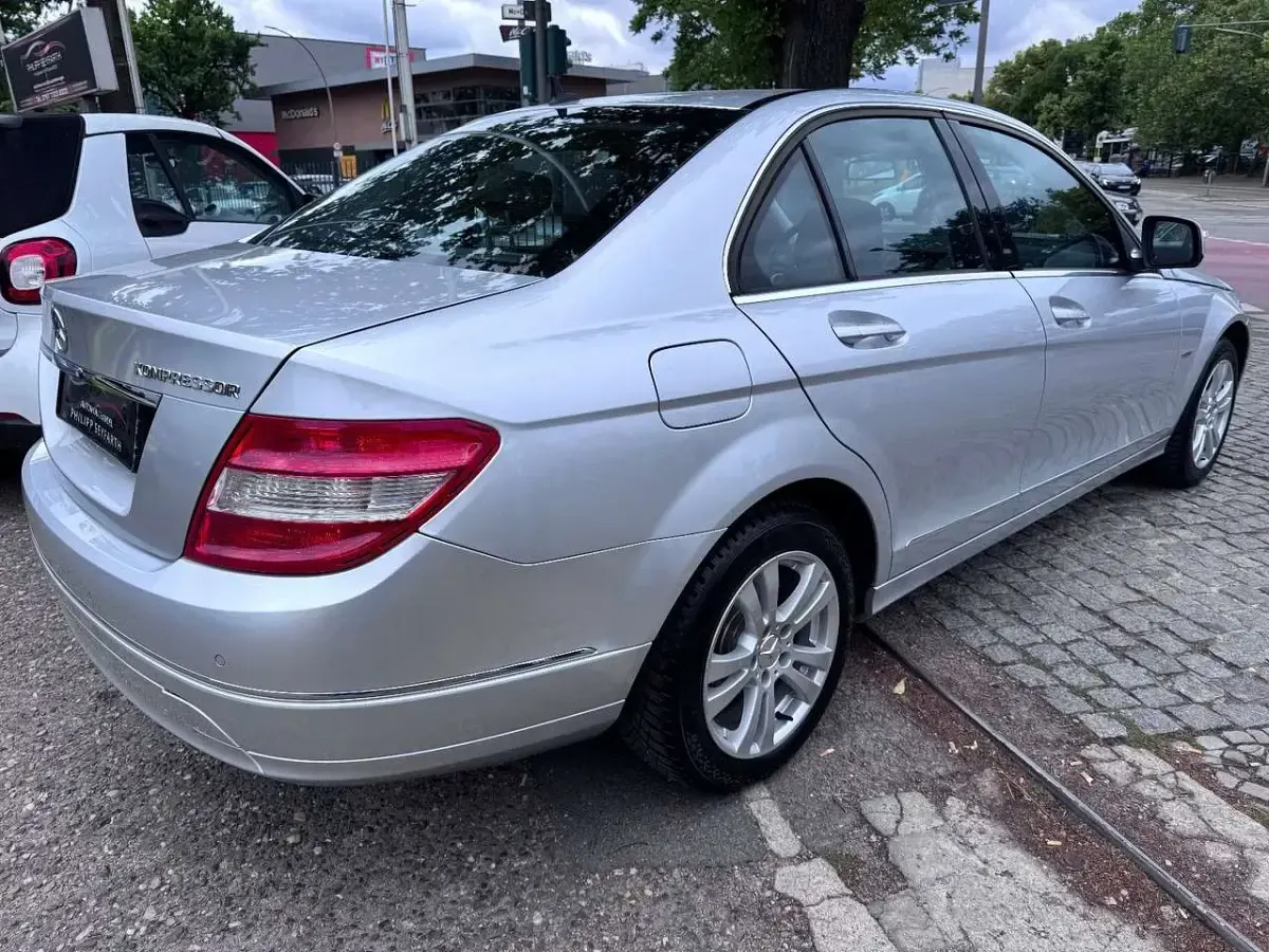 Gebraucht Mercedes C180 156 PS (114 kW) 2008 Silber Limousine