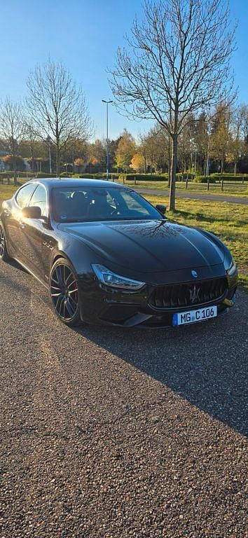 Gebraucht Maserati Ghibli 349 PS (256 kW) 2018 Schwarz Limousine
