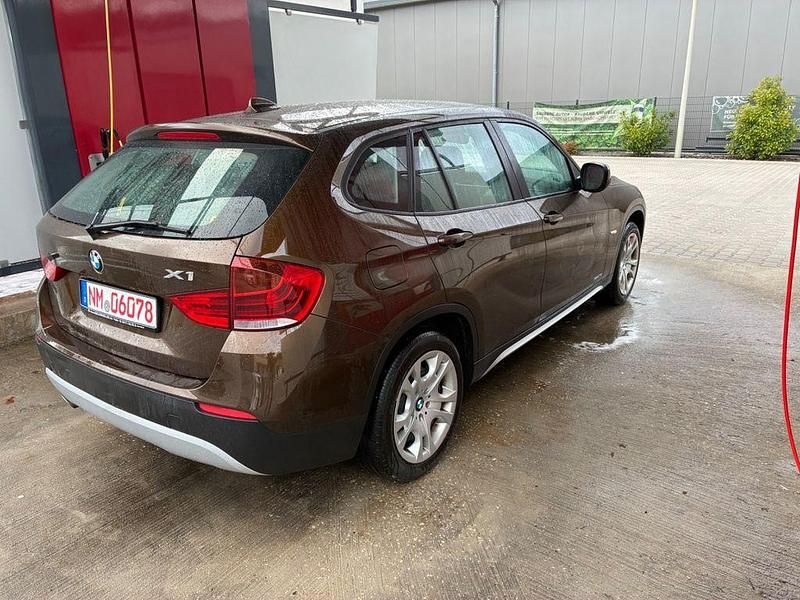 Gebraucht BMW X1 150 PS (110 kW) 2012 Braun SUV