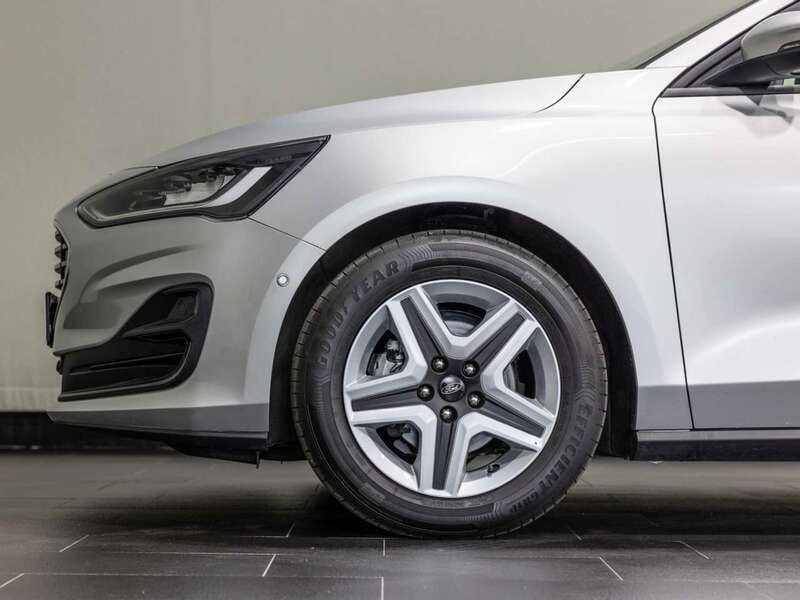 Gebraucht Ford Focus 101 PS (74 kW) 2022 Polar silber metallic Kombi