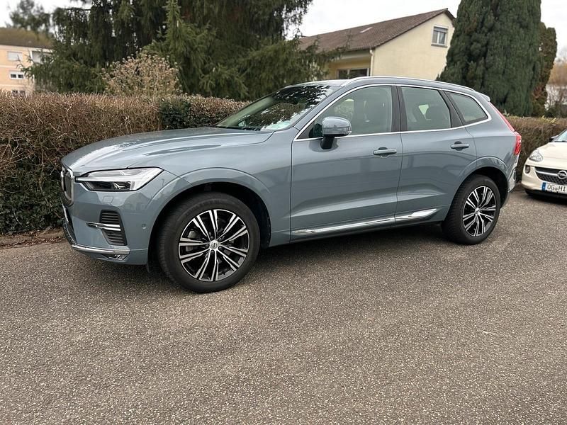 Używany Volvo XC60 250 KM (183 kW) 2022 Szary SUV