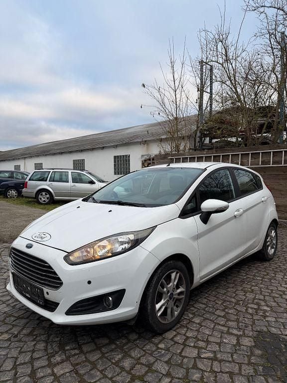Weiß Gebraucht 2015 Ford Fiesta SYNC Edition Limousine | 4.999 € (Fairer Preis) - Bild 1/4