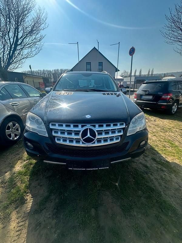 Gebraucht Mercedes ML350 224 PS (164 kW) 2009 Schwarz SUV