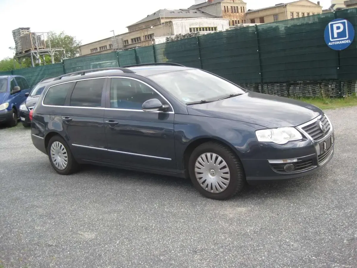 Gebraucht VW Passat Comfortline 150 PS (110 kW) 2006 Bluegraphit perleffekt Kombi