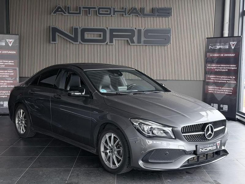 Grau Gebraucht 2019 Mercedes CLA220 AMG line Limousine | 23.750 € (Superpreis) - Bild 1/3
